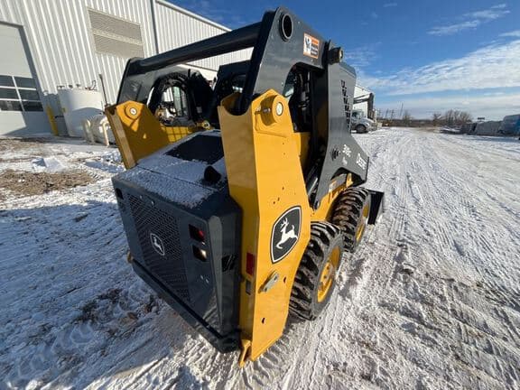 Image of John Deere 318G equipment image 4