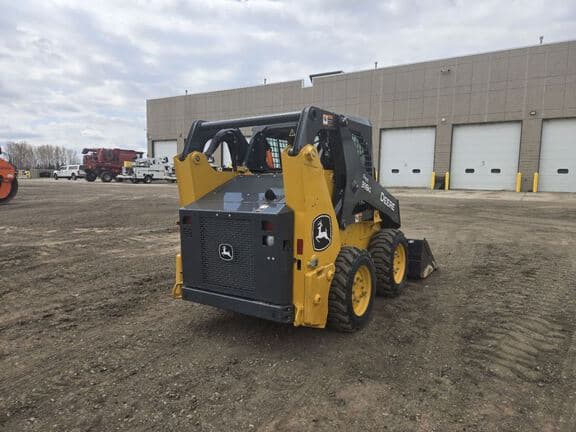 Image of John Deere 318G equipment image 4