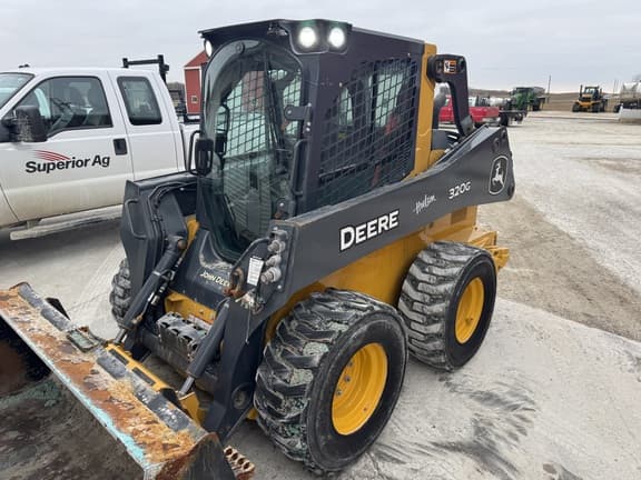 Image of John Deere 320G equipment image 3