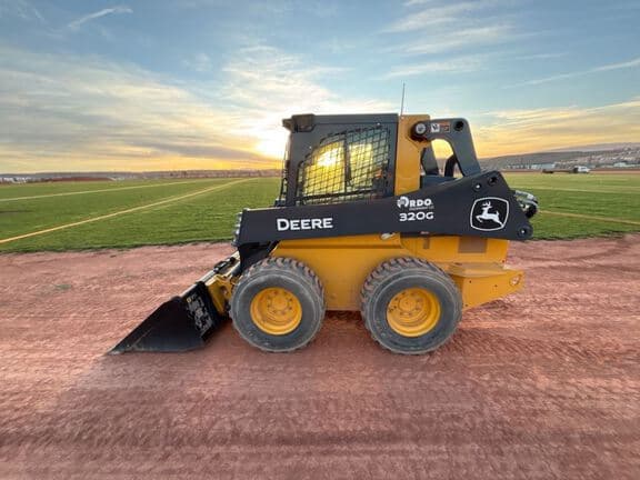 Image of John Deere 320G equipment image 1