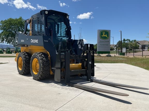 Image of John Deere 320G Primary image