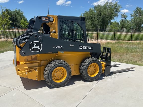 Image of John Deere 320G equipment image 2