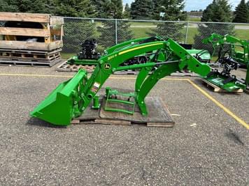 Main image John Deere 320R