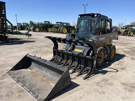 Image of John Deere 324G equipment image 2