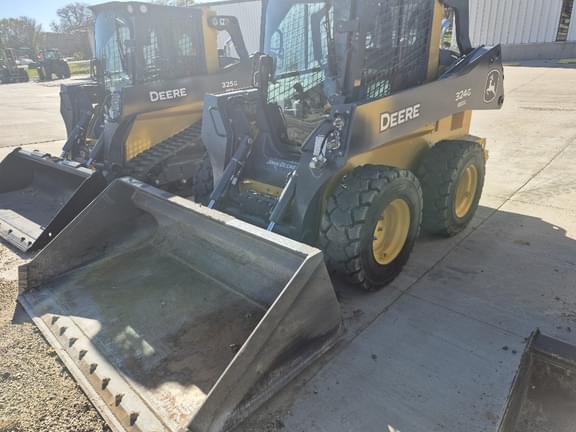 Image of John Deere 324G equipment image 4