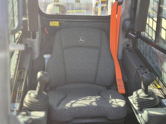 Image of John Deere 324G equipment image 2