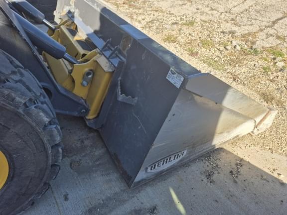 Image of John Deere 324G equipment image 3