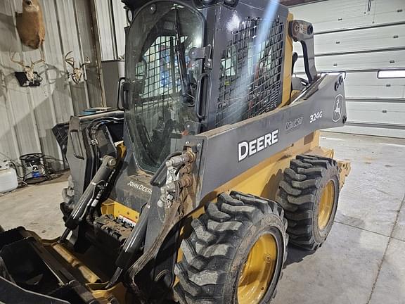 Image of John Deere 324G equipment image 2
