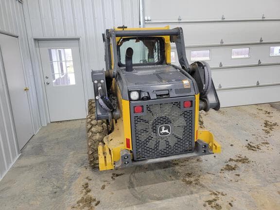 Image of John Deere 324G equipment image 3