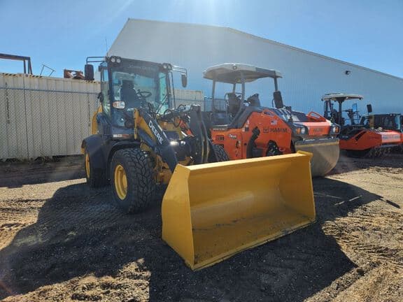 Image of John Deere 324P equipment image 3