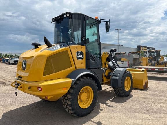 Image of John Deere 324P equipment image 4