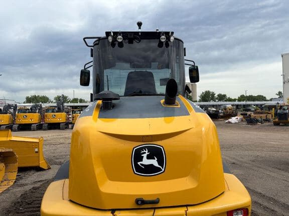 Image of John Deere 324P equipment image 3