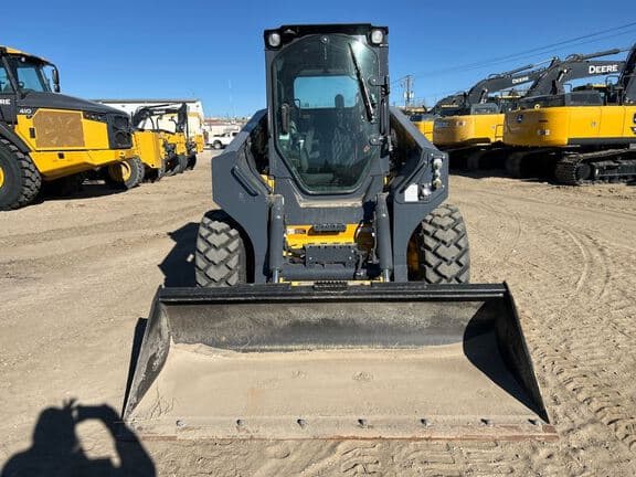 Image of John Deere 330G equipment image 1