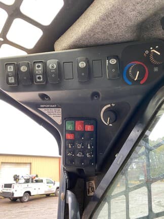 Image of John Deere 331G equipment image 3