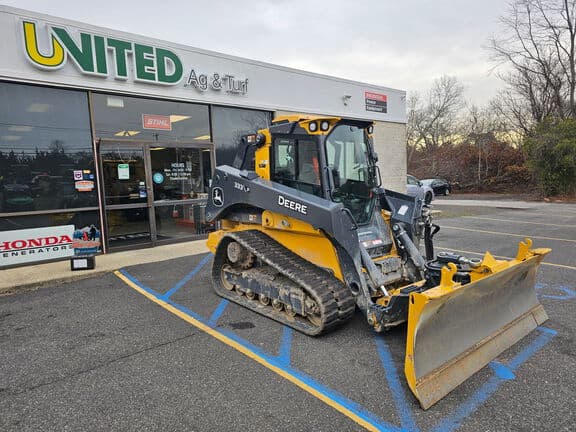Image of John Deere 333P Primary image