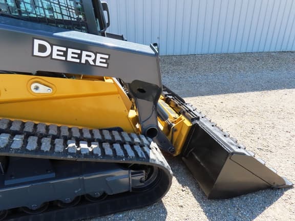 Image of John Deere 333G equipment image 3
