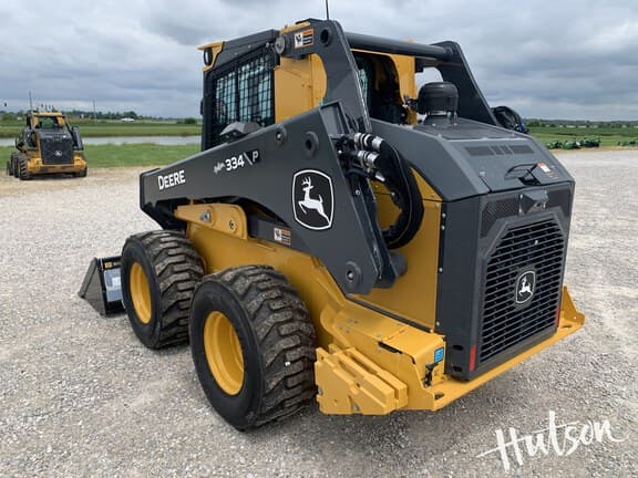 Image of John Deere 334P equipment image 4