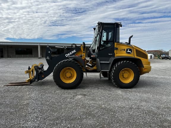 Image of John Deere 344P equipment image 1