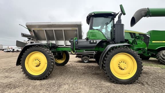 Image of John Deere 400R equipment image 4