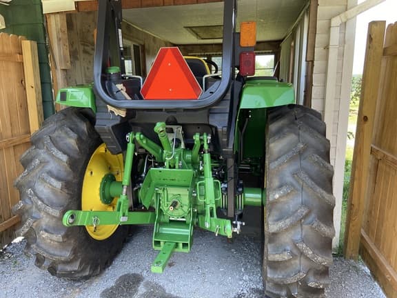 Image of John Deere 4044M equipment image 3
