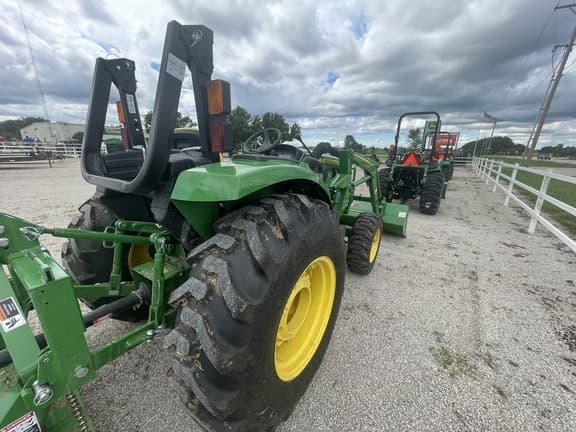 Image of John Deere 4044M equipment image 4