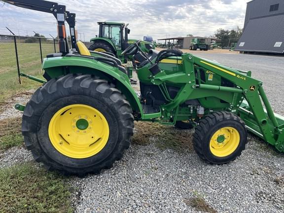 Image of John Deere 4044M equipment image 4