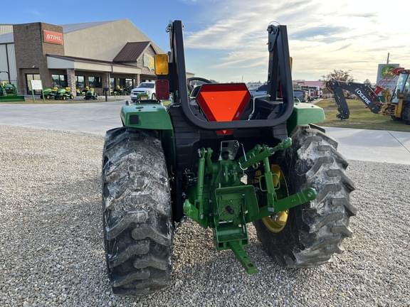 Image of John Deere 4044M equipment image 3