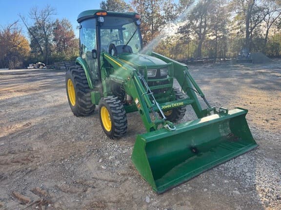 Image of John Deere 4044R equipment image 4