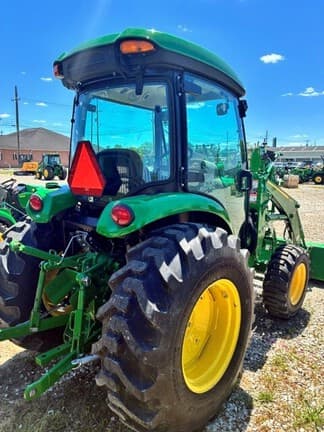 Image of John Deere 4044R equipment image 4