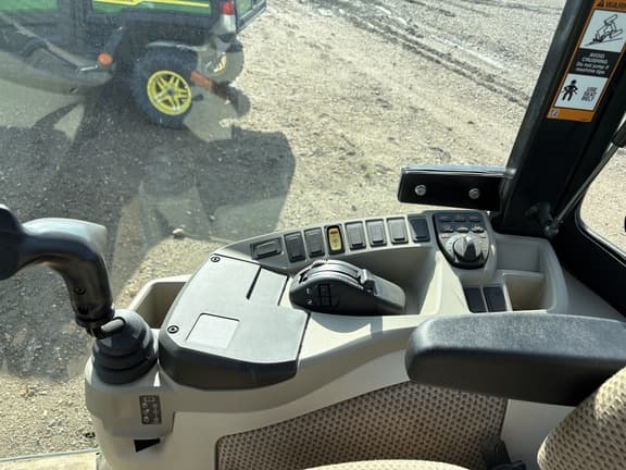 Image of John Deere 4044R equipment image 4