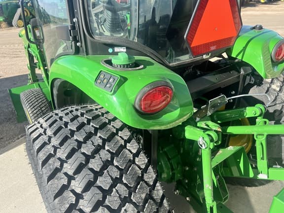 Image of John Deere 4044R equipment image 2