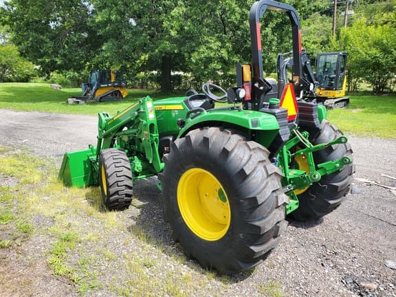 Image of John Deere 4052M equipment image 4