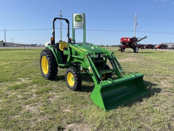 Image of John Deere 4052M equipment image 2