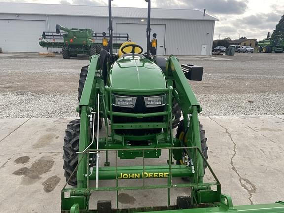 Image of John Deere 4052R equipment image 4