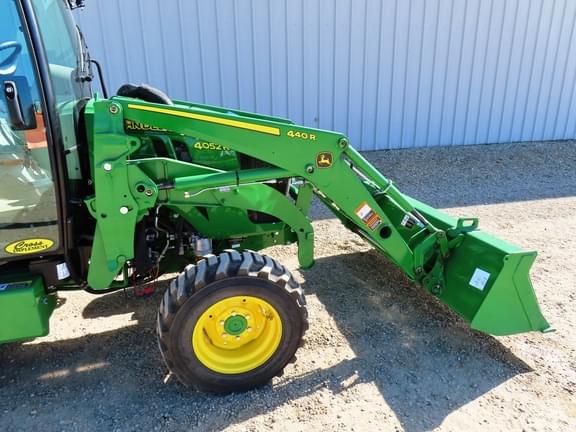 Image of John Deere 4052R equipment image 3