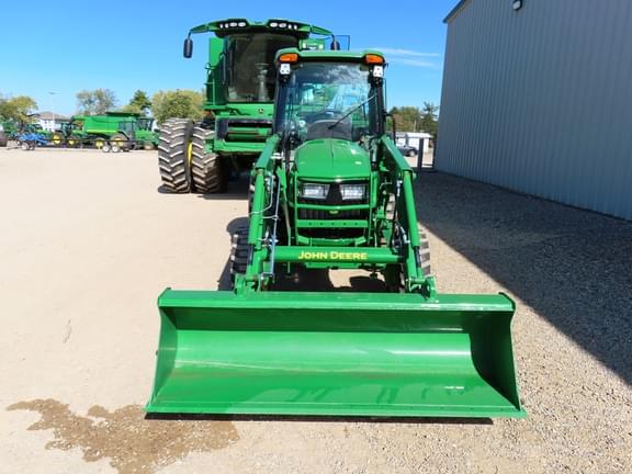 Image of John Deere 4052R equipment image 4