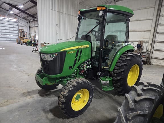 Image of John Deere 4052R equipment image 2