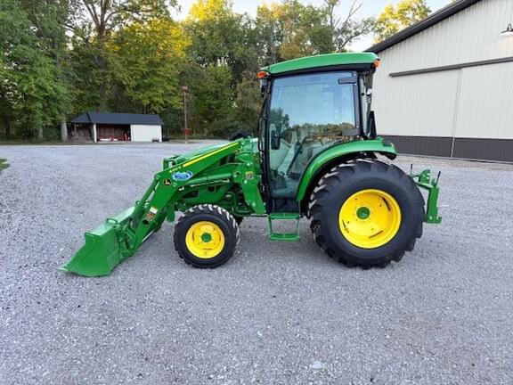 Image of John Deere 4052R equipment image 3