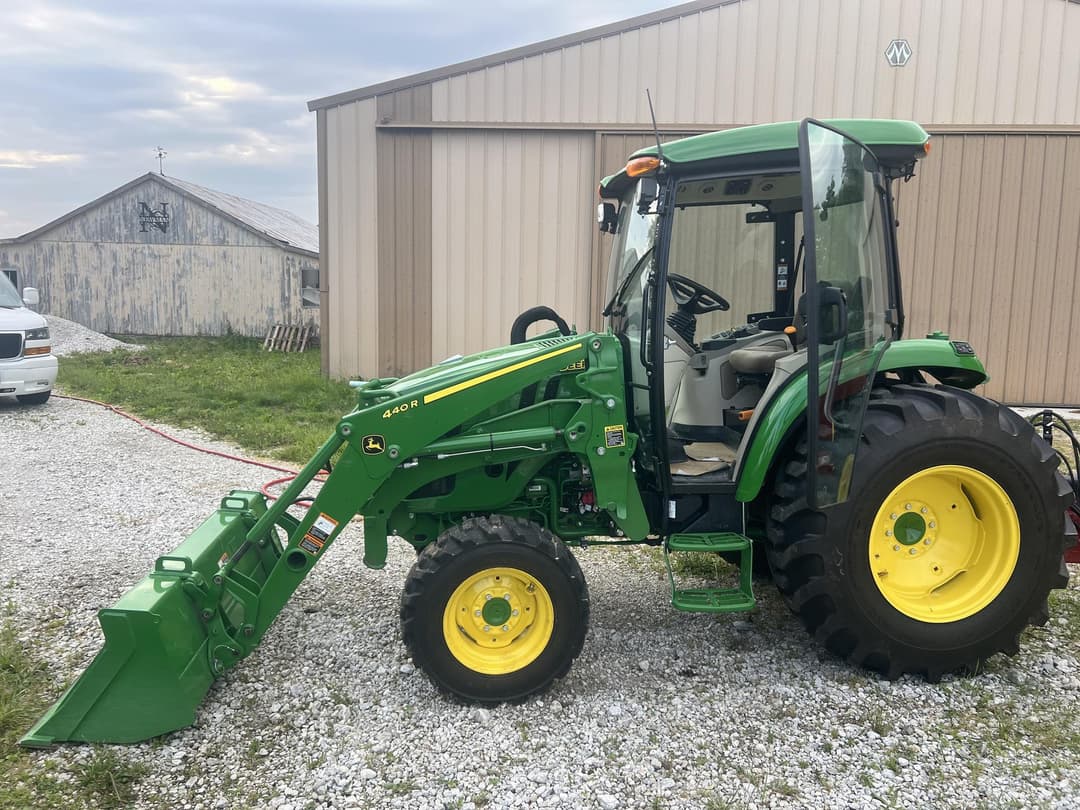 Image of John Deere 4052R Primary image