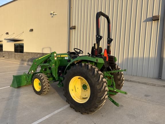 Image of John Deere 4052R equipment image 2