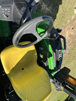 Image of John Deere 4066M equipment image 4