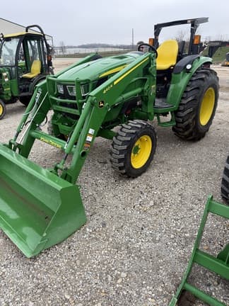 Image of John Deere 4066R equipment image 1