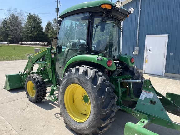 Image of John Deere 4066R equipment image 4