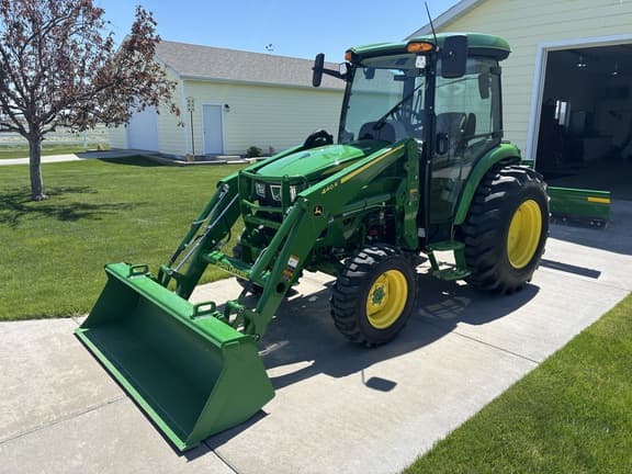 Image of John Deere 4066R equipment image 1