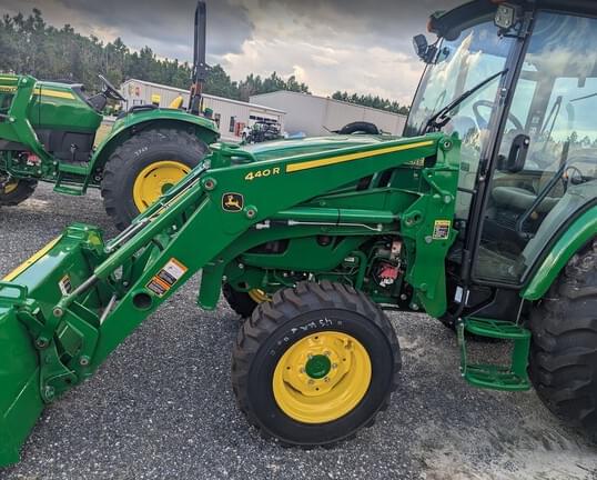 Image of John Deere 4066R equipment image 2