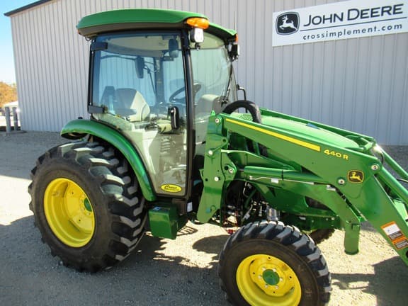 Image of John Deere 4075R equipment image 4