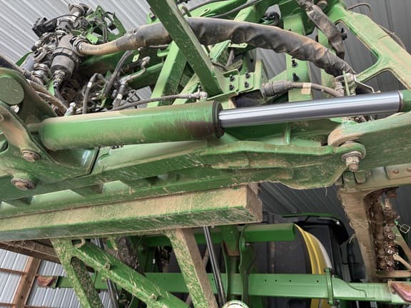 Image of John Deere 408R equipment image 4