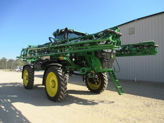 Image of John Deere 410R equipment image 1