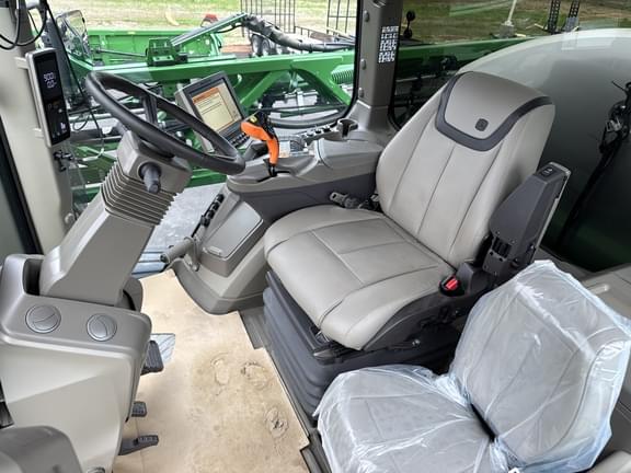 Image of John Deere 410R equipment image 2