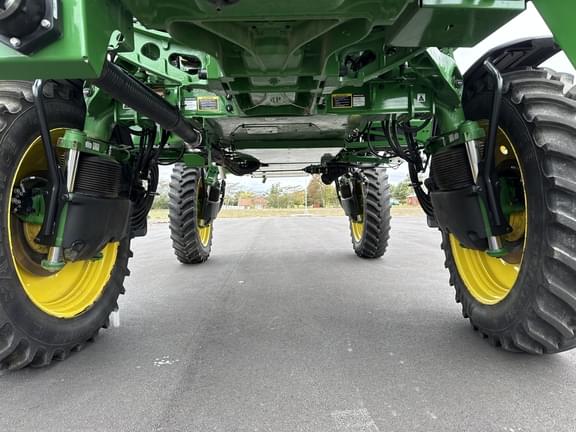 Image of John Deere 410R equipment image 1